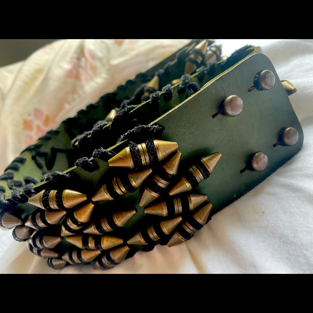 2010 Balmain bullet green belt , 34 inches long